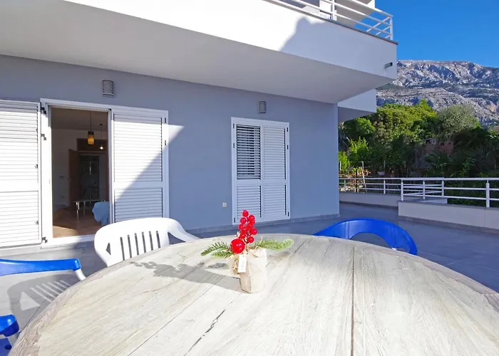 Apartments Makarska