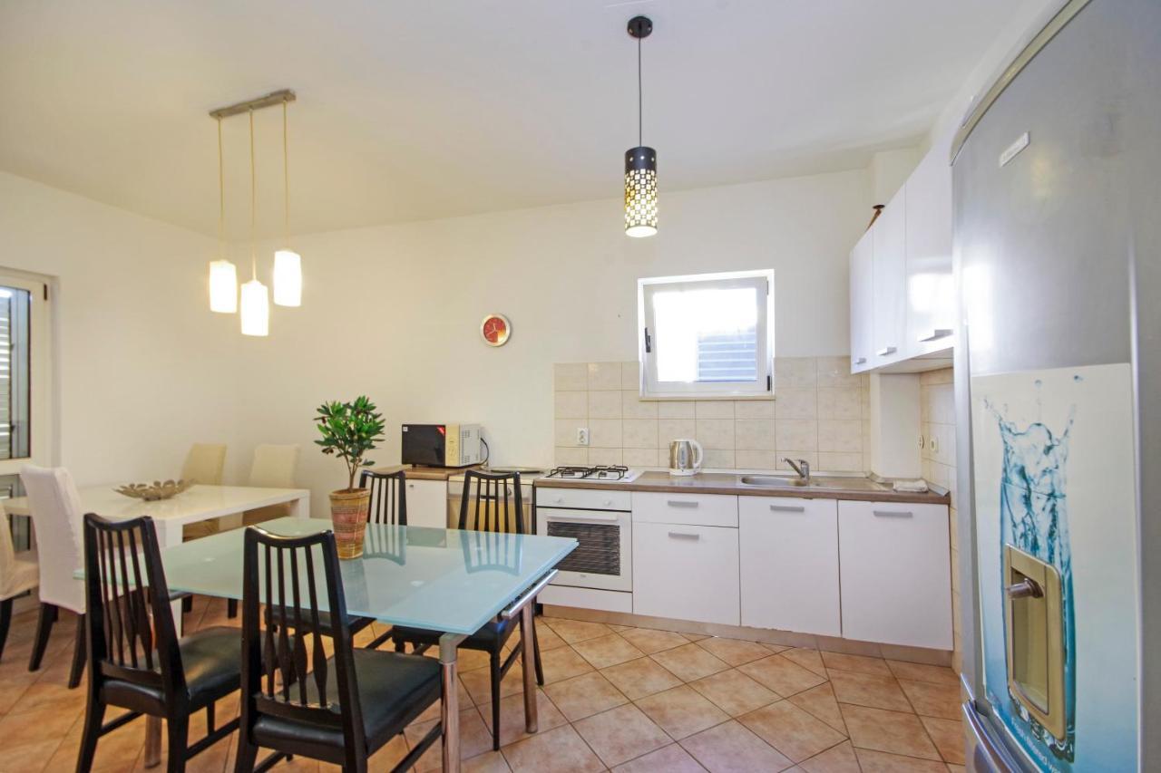 Apartments Makarska